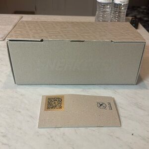 ✨✨Luxury Designer Bags and Boxes for Sale!
GOLDEN GOOSE SHOE BOXXX FOR SALE✨✨